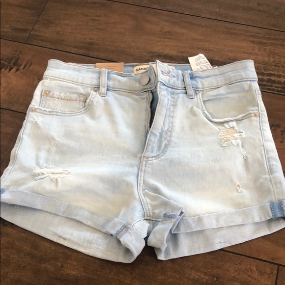 Shorts - Picture 1 of 4